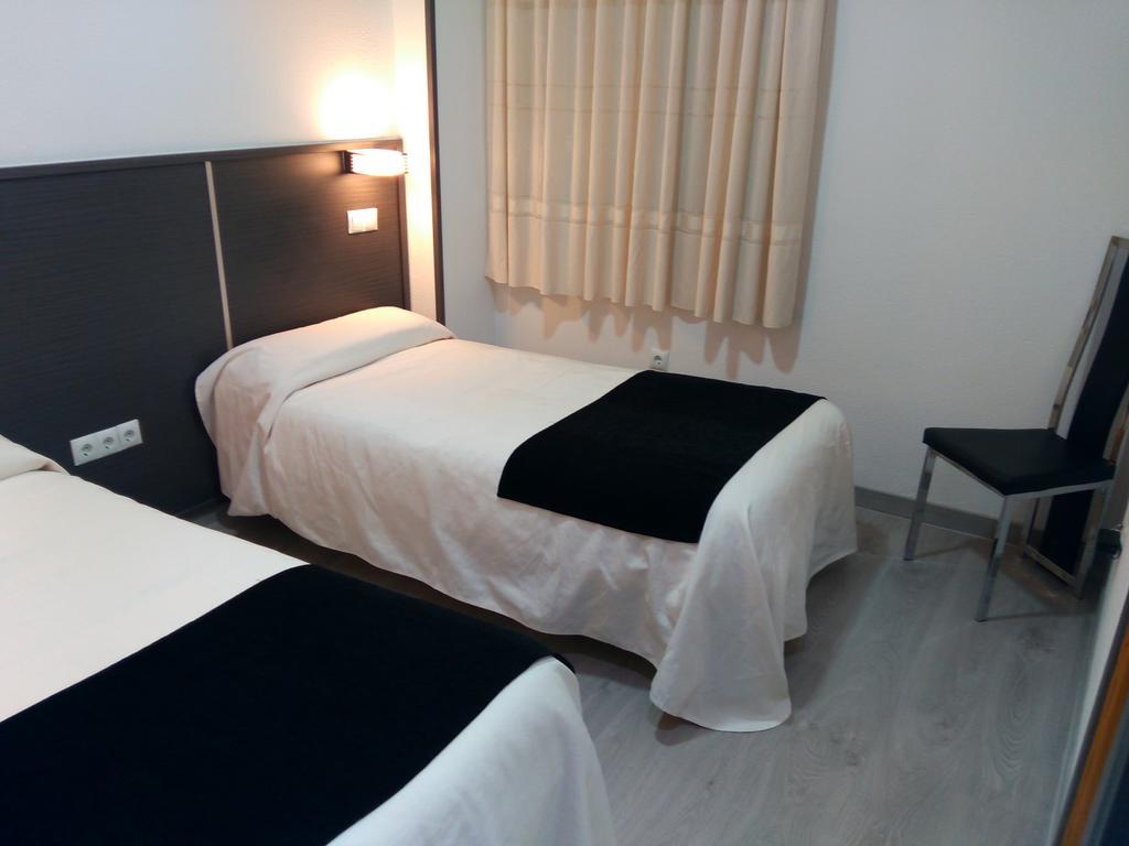 Hostal Dona Isabel Majadahonda Exterior photo